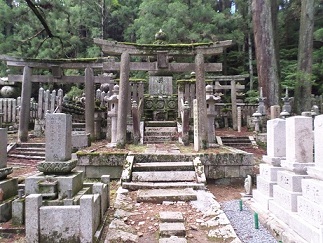 OkunoinCemetary
